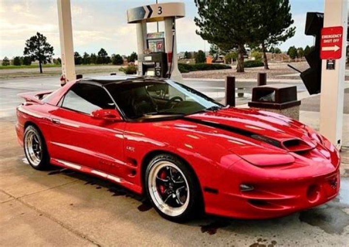 Did Pontiac shut down?