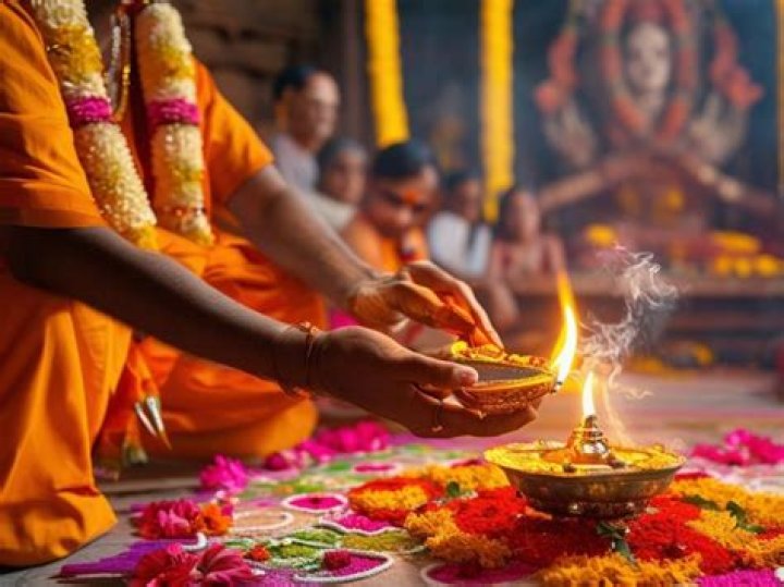 Do Most Hindus live in India?