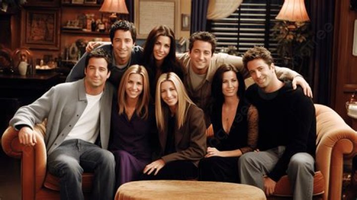 Do the Friends cast still keep in touch?