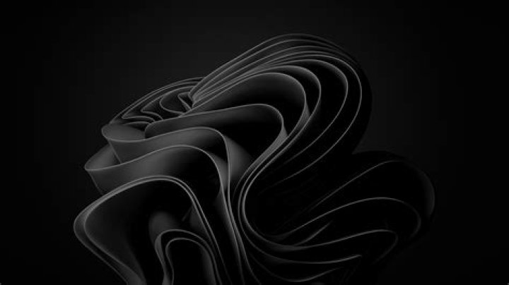 How do I get the black theme on Windows 10?
