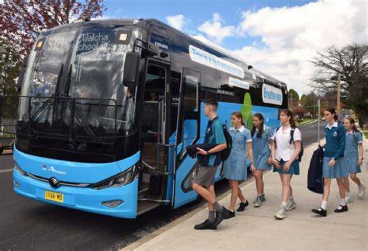How late do buses run in Bellingham?