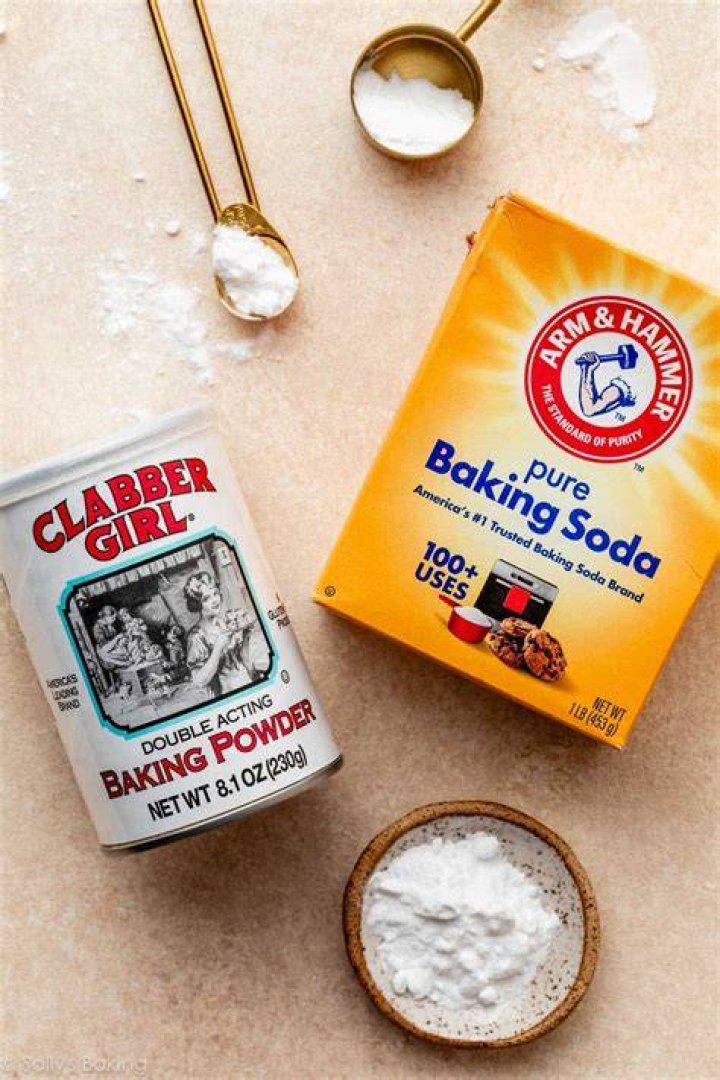 What does baking soda do to oil?