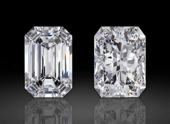 What does emerald stone symbolize?