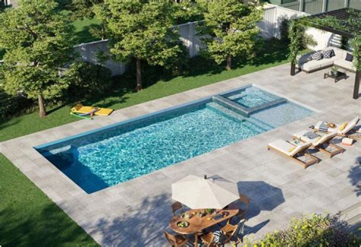 What is a spray pool?